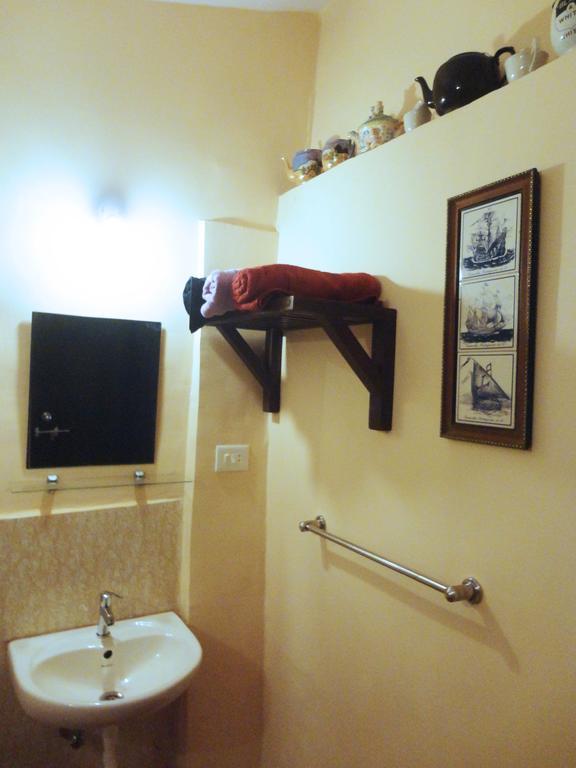 The Yuppi Hippi Hideout Hotel Andzsuna Kültér fotó